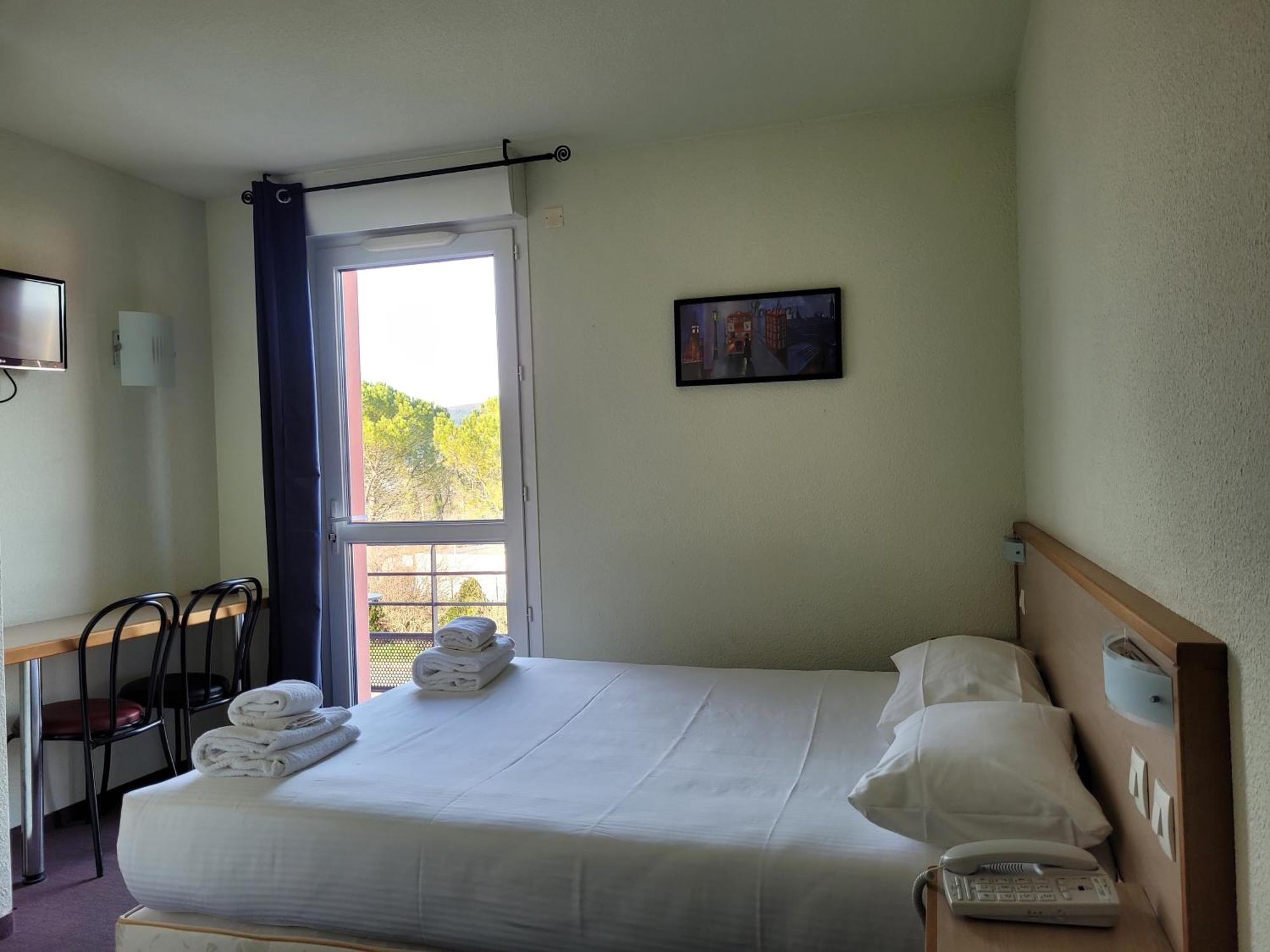 Hotel Restaurant Les Chataigniers Privas Dış mekan fotoğraf