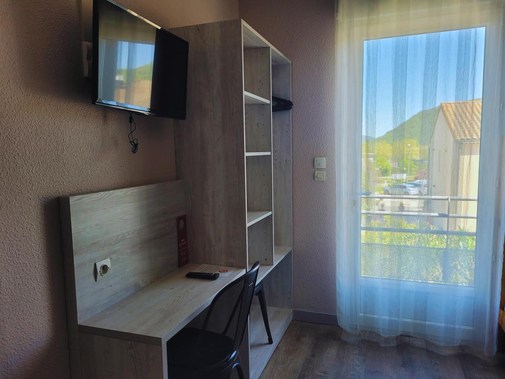 Hotel Restaurant Les Chataigniers Privas Dış mekan fotoğraf