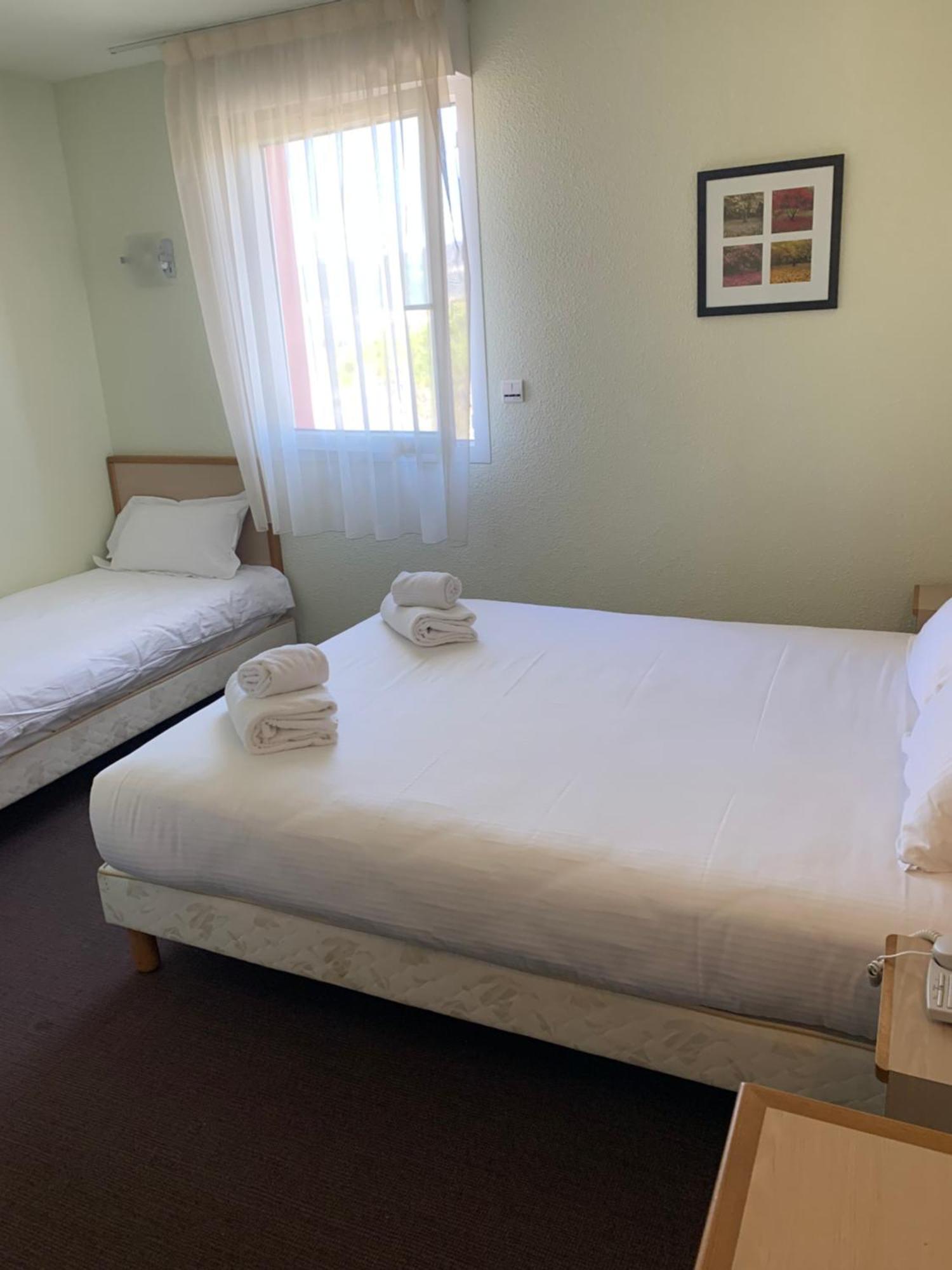 Hotel Restaurant Les Chataigniers Privas Dış mekan fotoğraf