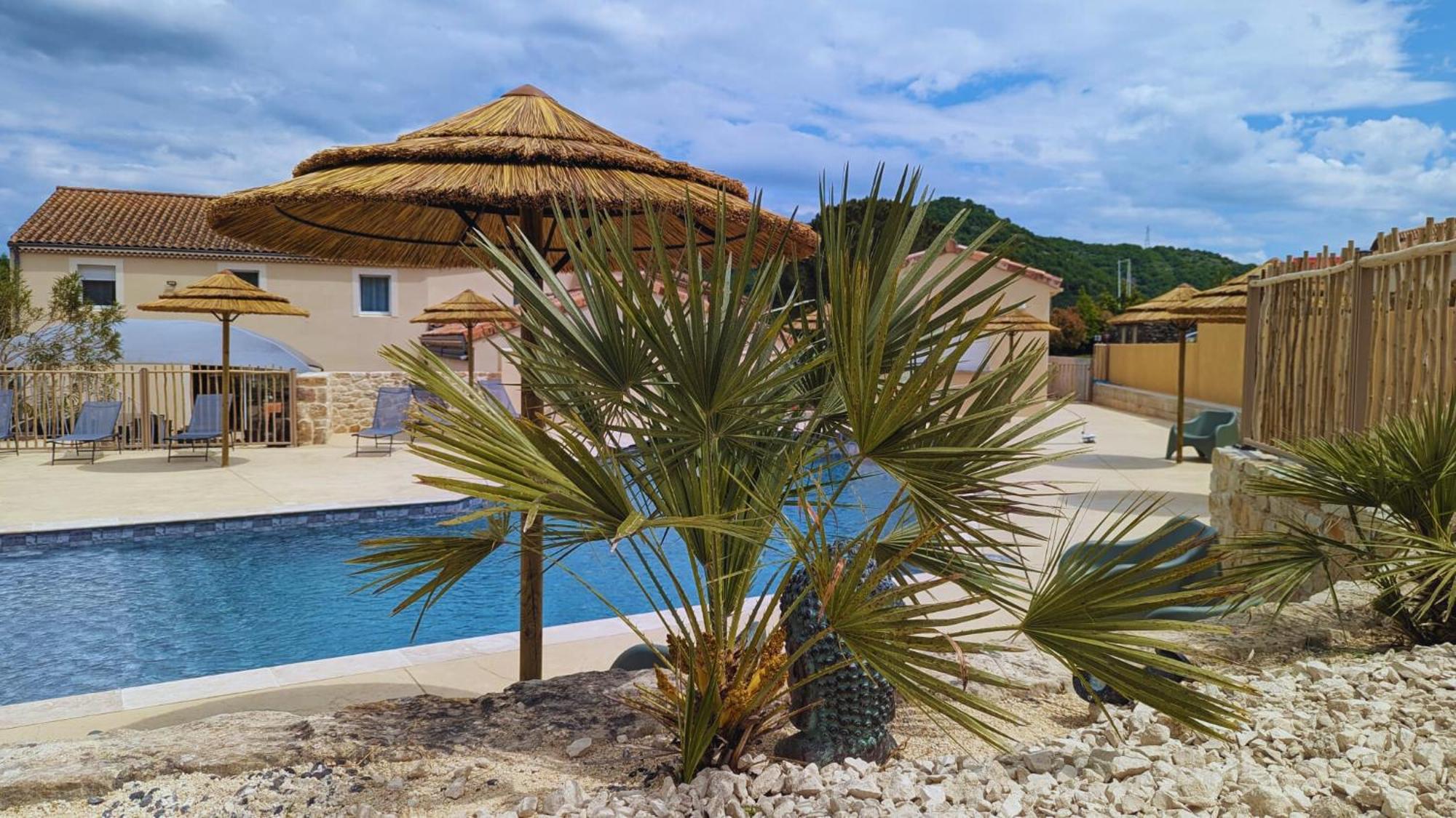 Hotel Restaurant Les Chataigniers Privas Dış mekan fotoğraf